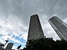 外観：【外観】モダンな色彩がもたらす、心からくつろげる私邸の風景。