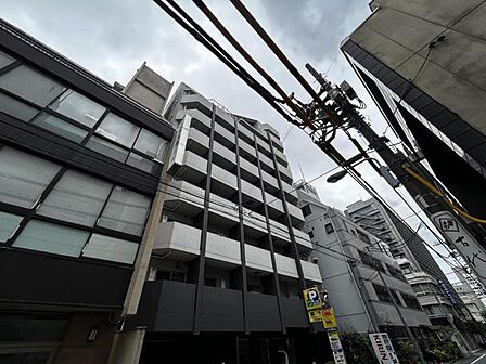 【外観】周囲と調和しつつも品の良さが際立つ外観。