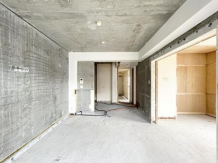 【LDK】現在改装工事中ですが、完成後は快適な居住空間が広がります。