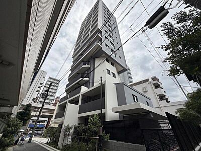 外観：清潔感のあるシンプルな外観が魅力的な物件です。