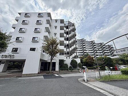 【外観】分譲マンションならではの品のある外観です。