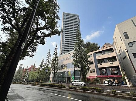 【外観】住まう誇りを再確認させる堂々たる風格。