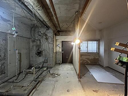 【LDK】現在リフォーム中のため、完成後はより快適な空間に生まれ変わる予定です。