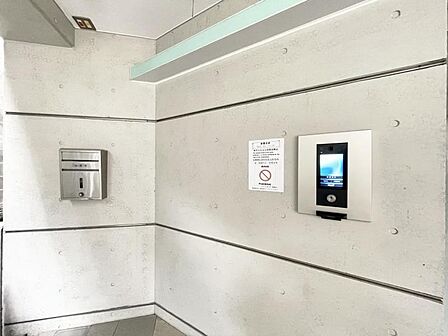 【エントランス】落ち着いた雰囲気のエントランスです。