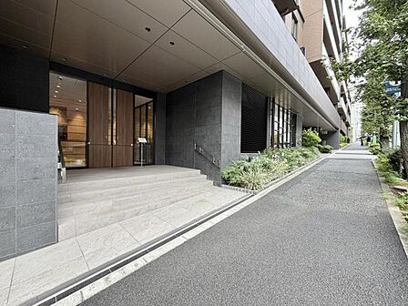 【周辺環境】生活の利便性と落ち着きを兼ね備えた立地。