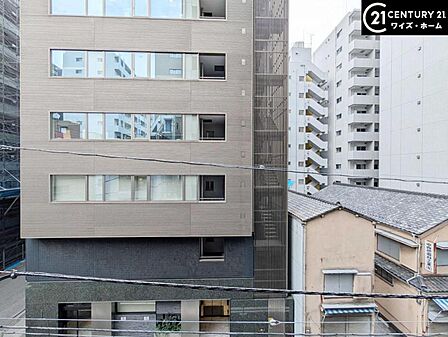 【眺望】外の気配を感じながらリラックスできる空間です。