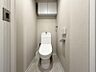 トイレ：【トイレ】落ち着いたトーンで洗練されたデザインのトイレです。