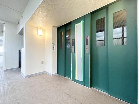【エレベーター】 しっかりと管理が行き届いており、いつも共用部は綺麗に保たれています