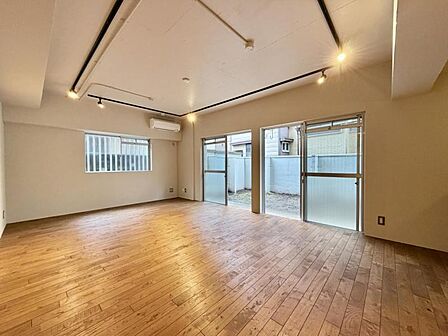 【LDK：17帖】暖かみのある色彩でまとめられた洗練された住空間