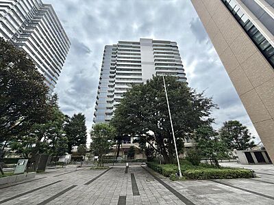 外観：【外観】重厚感のある佇まいが魅力です。