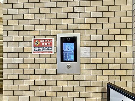 【オートロック】マンションならではのセキュリティと防犯性能。