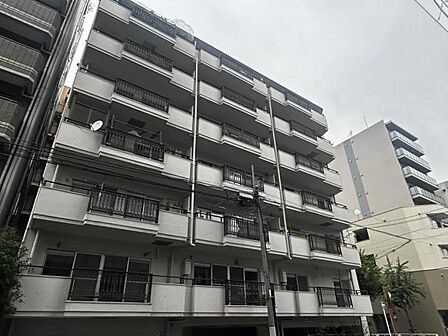 【外観】穏やかな街並みに溶け込む上品な外観です。