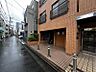 エントランス：【エントランス】建物の印象を高める洗練された佇まい。