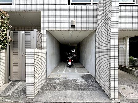 【エントランス】綺麗に整備されたエントランスです。