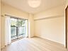 洋室：【洋室：4.7帖】使い方に柔軟性があり、個室としても趣味の部屋としても利用可能です。