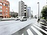 周辺：【周辺環境】周囲には生活利便施設が点在しています。