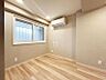 室内：【洋室：3.5帖】使い方に柔軟性があり、個室としても趣味の部屋としても利用可能です。
