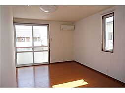 アーバンスクエアC棟 201 2階2LDKのリビング/ダイニング