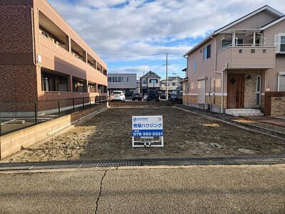 外観：建築条件無しの整形地