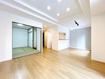 価格には消費税、リフォーム費用を含みます。自社物件につき随時ご案内可能。内覧希望の方はお電話ください。