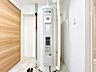 洗面：【リフォーム後＿電気温水器】電気温水器は新品に交換しました。消耗品が新品だとうれしいですね。