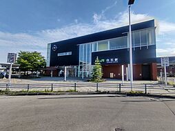 JR白石駅まで1700m徒歩22分。車だと約6分。