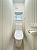 トイレ：【リフォーム済】トイレは新品に交換致しました。直接お肌に触れる部分なので、新品だと嬉しいですね。便座は温度調整ができるので、寒い冬場でも安心して利用できます。