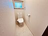 トイレ：【リフォーム済】トイレは新品交換しました。直接お肌に触れる部分なので、新品だと嬉しいですね。