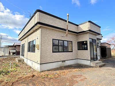 外観：【住宅ローン減税対象】価格には消費税を含みます。自社物件につき随時ご案内可能。内覧希望の方はお電話ください。