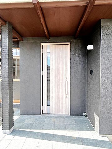 玄関 弘前市大字城東北2丁目8-12