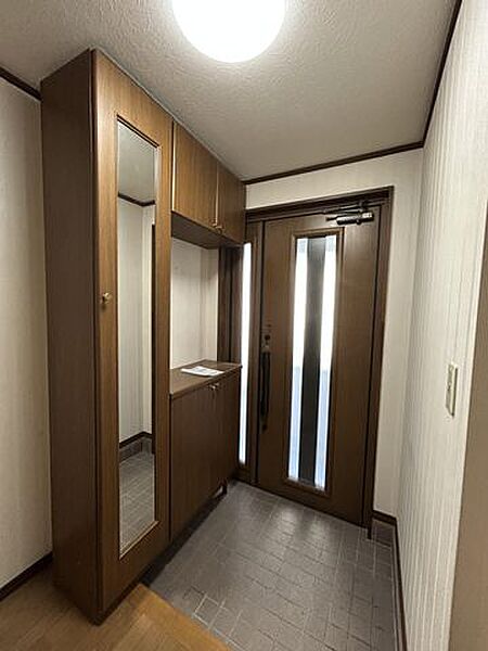 玄関を拡大表示