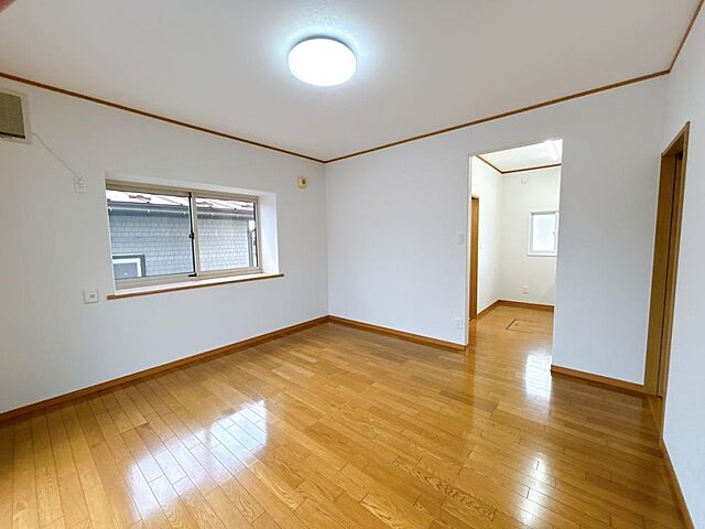 リビング/ダイニング 八戸市大字妙字間山8-24