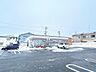 周辺：コンビニ セブンイレブン　酒田東中の口町店様まで300m(徒歩4分)。