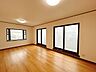 寝室：【リフォーム中】2階東側洋室です。床はワックスがけ、天井と壁のクロスを張替え、LED照明に交換予定です。夫婦の寝室にいかがですか。