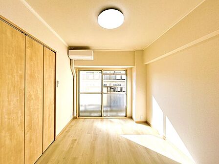 【リフォーム済】和室から洋室に生まれ変わりました。主寝室としていかがでしょうか。
