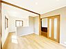 リビング/ダイニング：価格には消費税、リフォーム費用を含みます。自社物件につき随時ご案内可能。内覧希望の方はお電話ください。