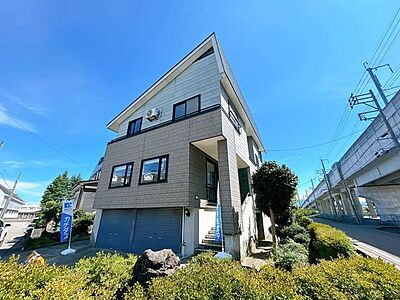 外観:【リフォーム前】外壁塗装、屋根塗装を行います。塗装のメンテナンス行うことで、雨漏りの心配も少なくなります。 外観:【リフォーム前】外壁塗装、屋根塗装を行います。塗装のメンテナンス行うことで、雨漏りの心配も少なくなります。
