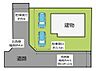 その他：【現況区画図】現地の区画図です。駐車スペースの間口は約3.5ｍで、縦列で2台駐車可能です。隅切りにグレーチングを新設したので、駐車しやすくなりました。