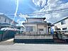 外観：【リフォーム予定10/11撮影】外観別アングル写真です。外壁塗装、雨樋塗装・破風塗装・軒天塗装・雨戸戸袋塗装予定です。一部ガルバリウム張替え予定です。