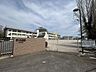 周辺：東小学校まで280ｍ（徒歩4分）。お友達と会話を楽しみながら登下校ができますね。