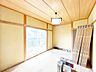 バルコニー：【リフォーム中10/10更新】1階和室はリビングにいたします。収納もございますので、掃除機なども仕舞うことができます。クロス貼り、フローリング張り替え、LED照明交換、ダウンライト設置、他。
