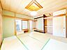 和室：【リフォーム中10/5更新】1階の和室約8帖です。家具などが置きやすいように畳からフローリングへ変更します。天井壁クロス貼り替え、フローリング張り替え、照明交換、他。
