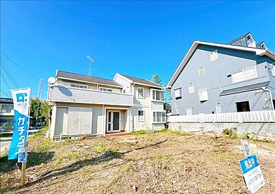外観:【リフォーム中10/5更新】価格には消費税、リフォーム費用を含みます。リフォーム中でもご案内可能(要事前予約)。内覧希望の方は前日までにお電話ください。外壁塗装を行い綺麗に生まれ変わります。 外観:【リフォーム中10/5更新】価格には消費税、リフォーム費用を含みます。リフォーム中でもご案内可能(要事前予約)。内覧希望の方は前日までにお電話ください。外壁塗装を行い綺麗に生まれ変わります。