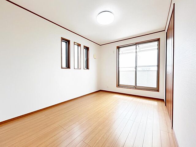 室内 伊勢崎市国定町1丁目263-16