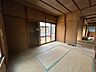 収納：【リフォーム中写真4/26更新】6帖洋室別角度です。建具と照明の交換も行います。木目が柔らかな印象を与えてくれるお部屋に生まれ変わります。