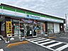 周辺：ファミリーマート伊勢崎上諏訪町店徒歩6分。 410m