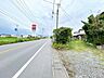 外観：【リフォーム中】【前面道路】前面道路です。幅員の広い前面道路に面しています。徒歩1分の場所にスーパーがあり、生活に不便ない立地です。