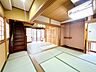 室内：【リフォーム済】2階の和室続き間です。建具があるのでお部屋で仕切ることも可能です。