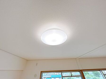 【リフォーム済】各居室の照明器具はLEDに新品交換しました、照明器具は設置した状態でお引渡しを致しますのでお客様が別途ご購入いただく必要はございません。