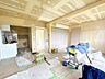 室内：【リフォーム中】LDKです。北側には収納を設置します。